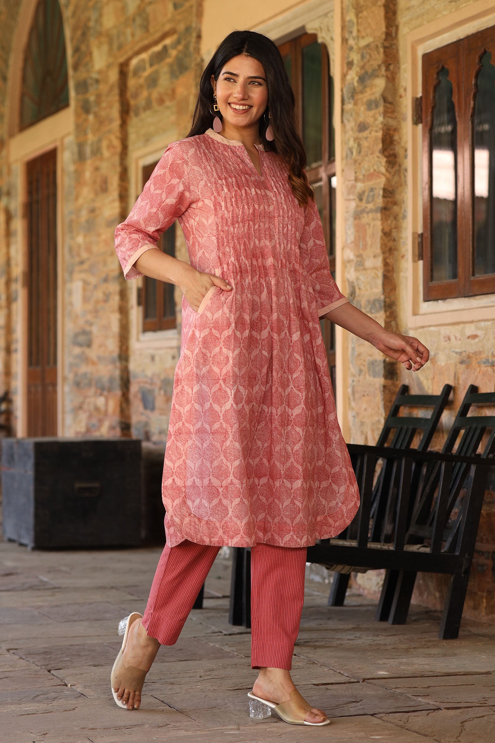 Charchara Print Red Pintuck Kurta