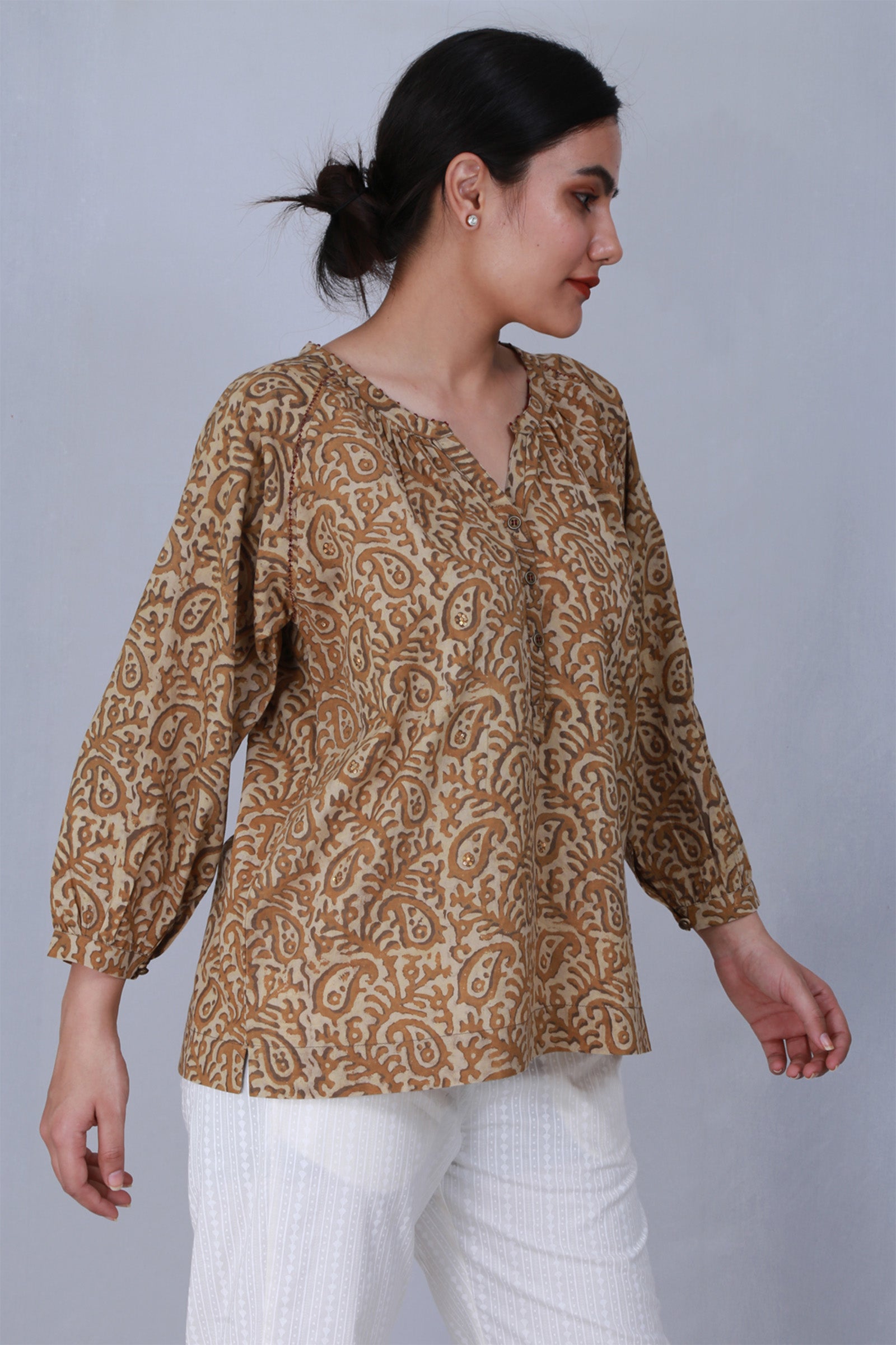 Gather Mustard Top - Dhãran