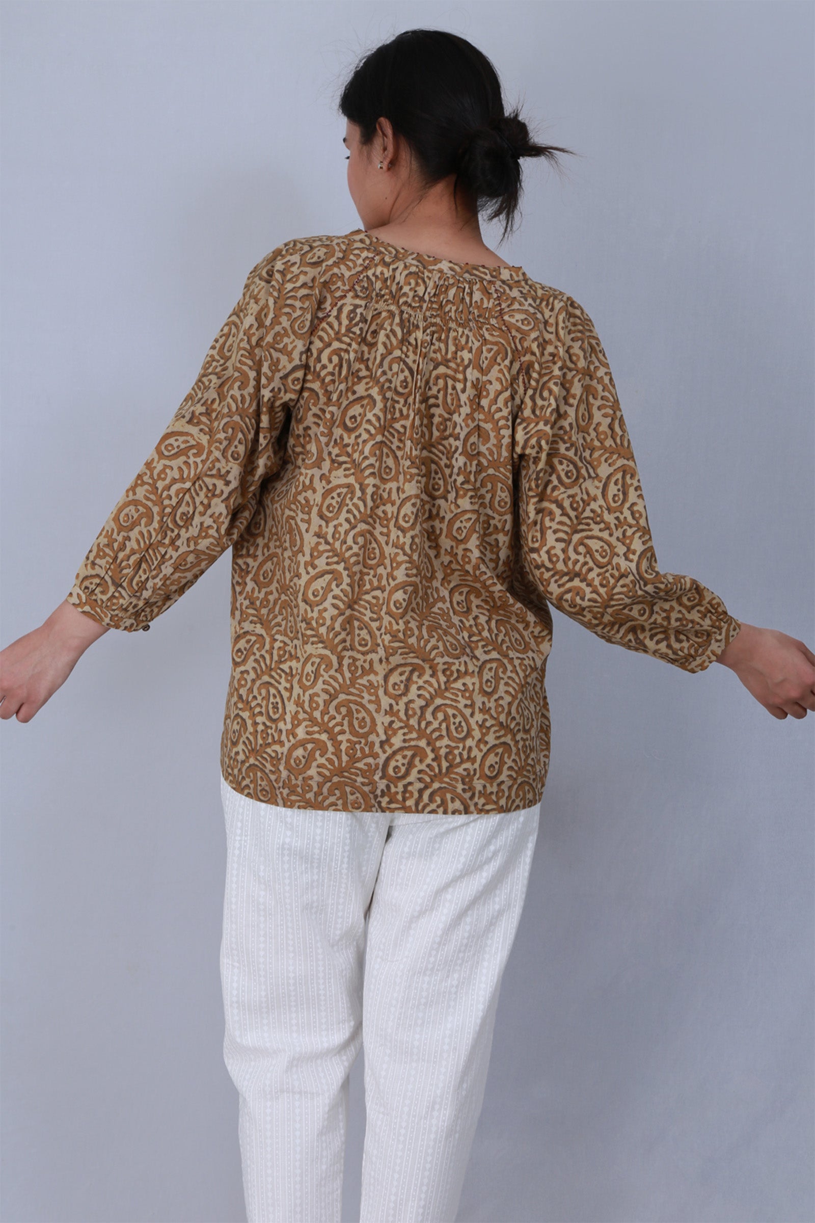 Gather Mustard Top - Dhãran