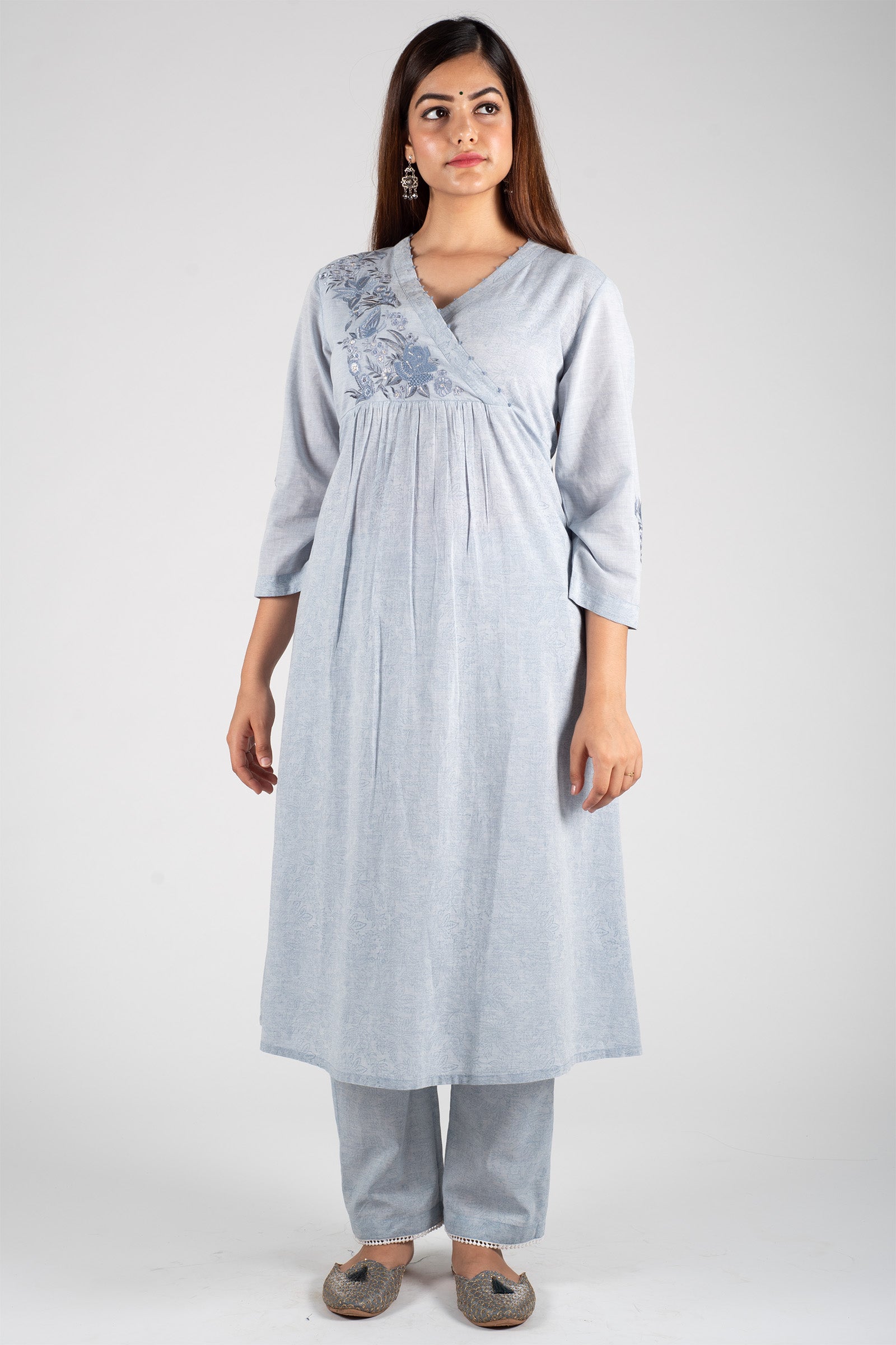 Grey Titli Kasida Kurta - Dhãran