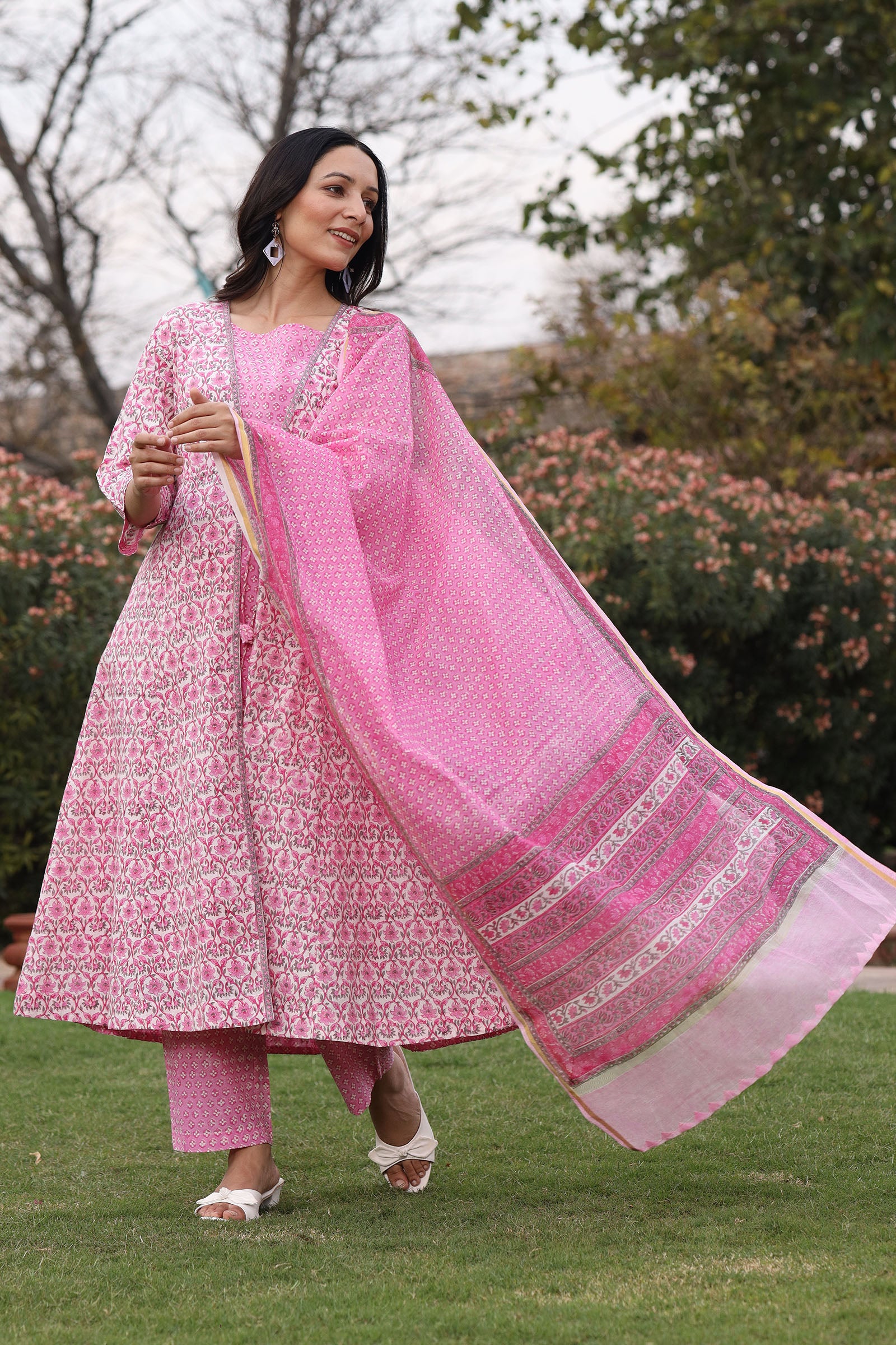 Tarana Pink Kurta and Pant Set - Dhãran