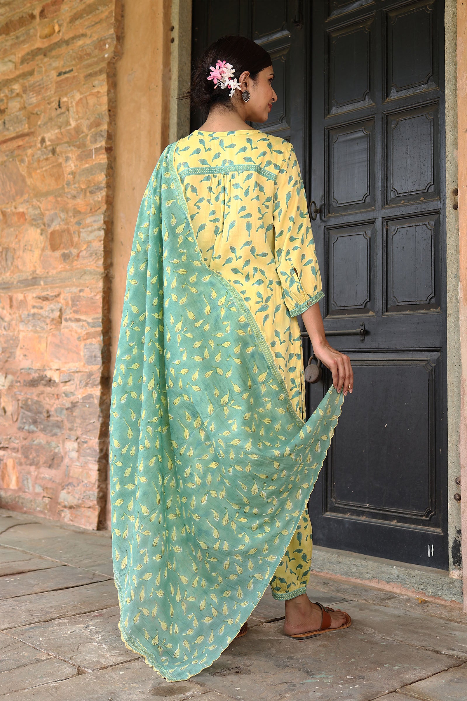 Blossom Yellow Kurta - Dhãran
