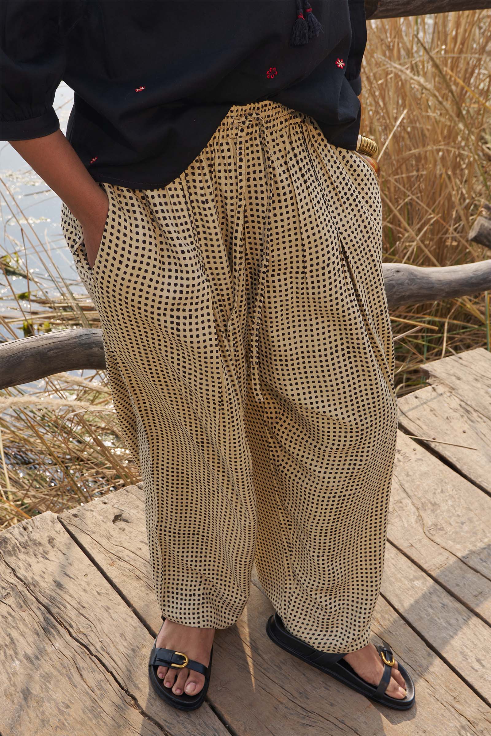 Grid Pants Black