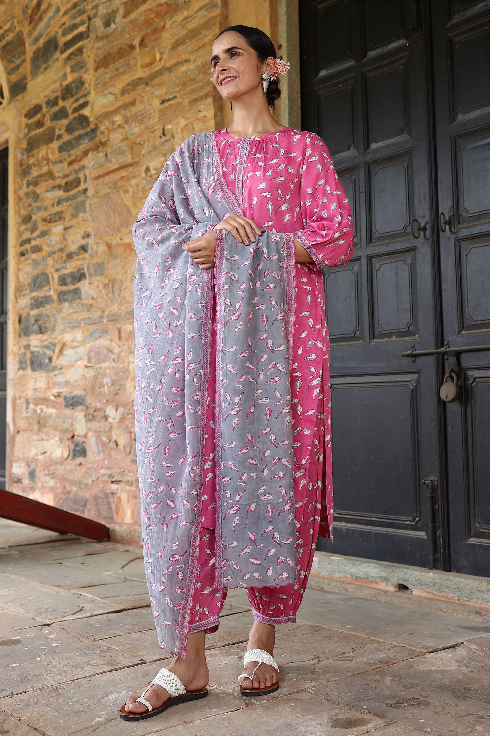 Blossom Grey Dupatta - Dhãran