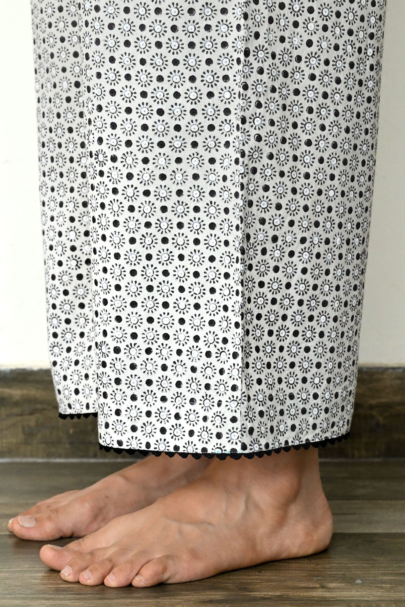 Tira Pant Black - Dhãran