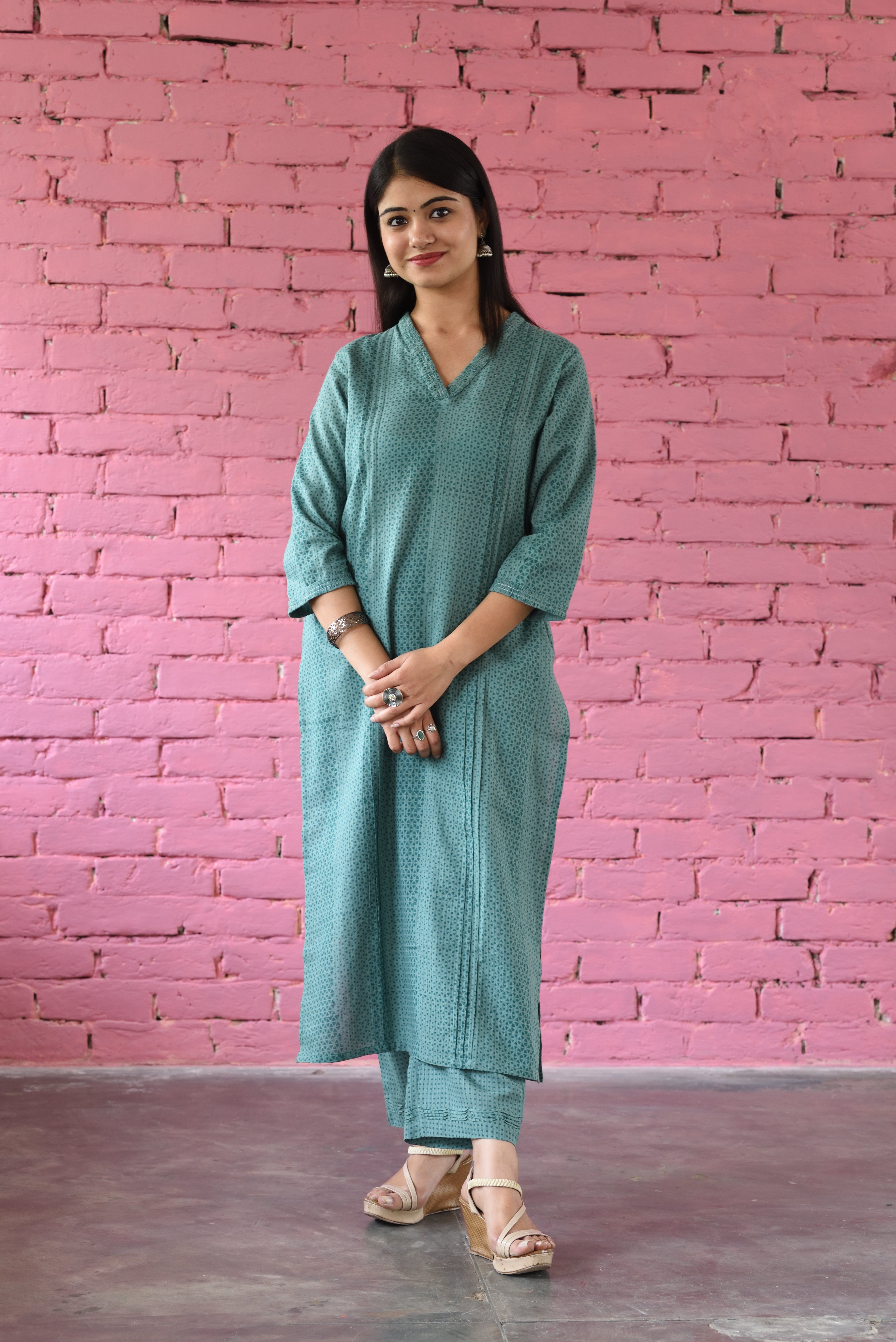 Turquoise V Neck Kurta - Dhãran