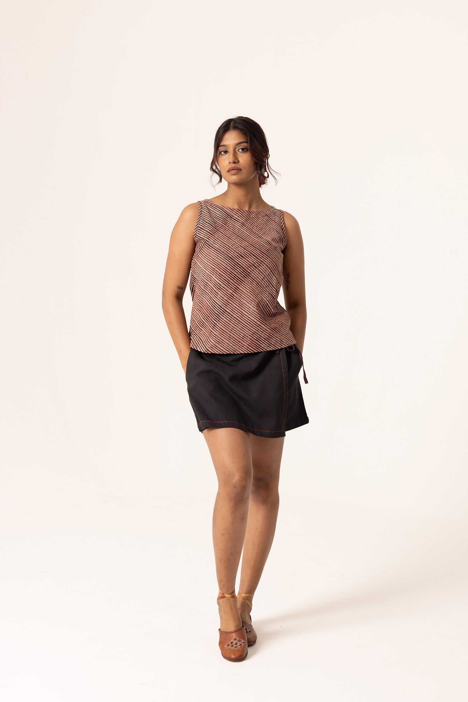 Slay Crop Top Shyahi