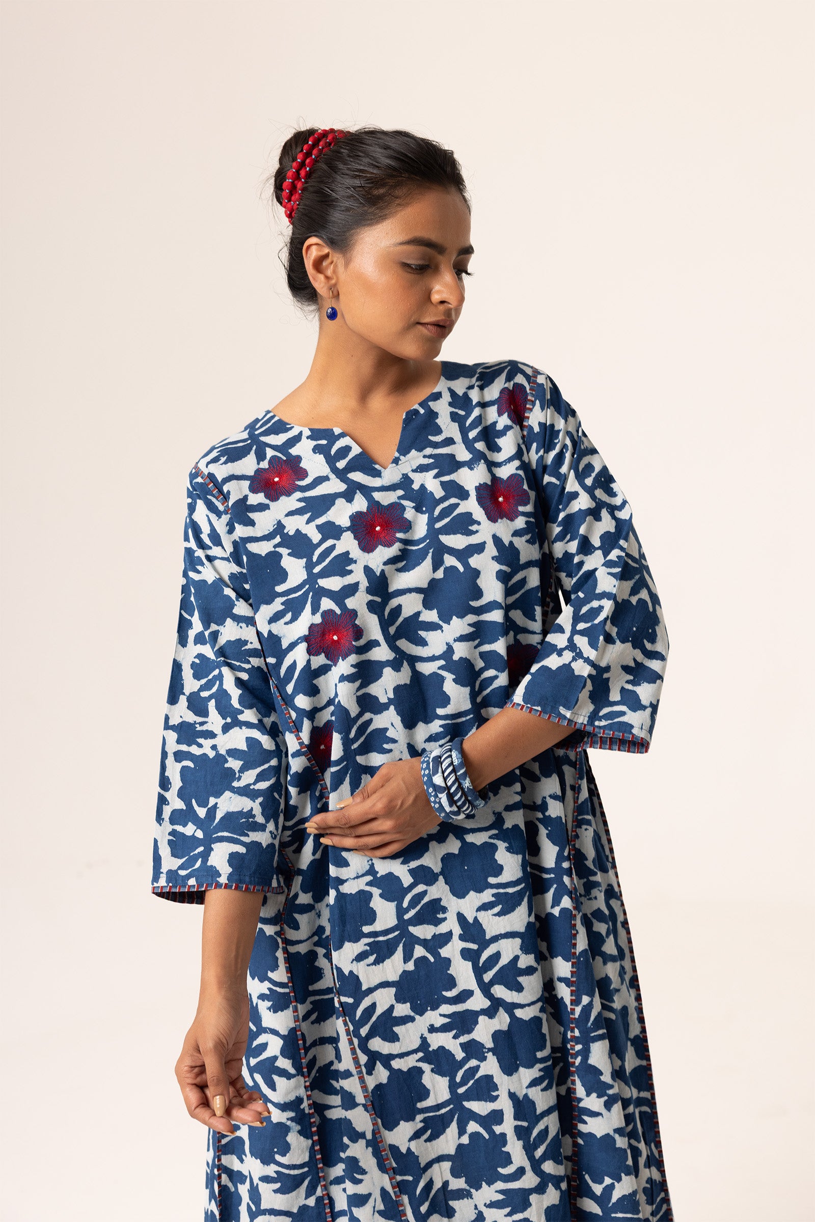 Phool Kurta