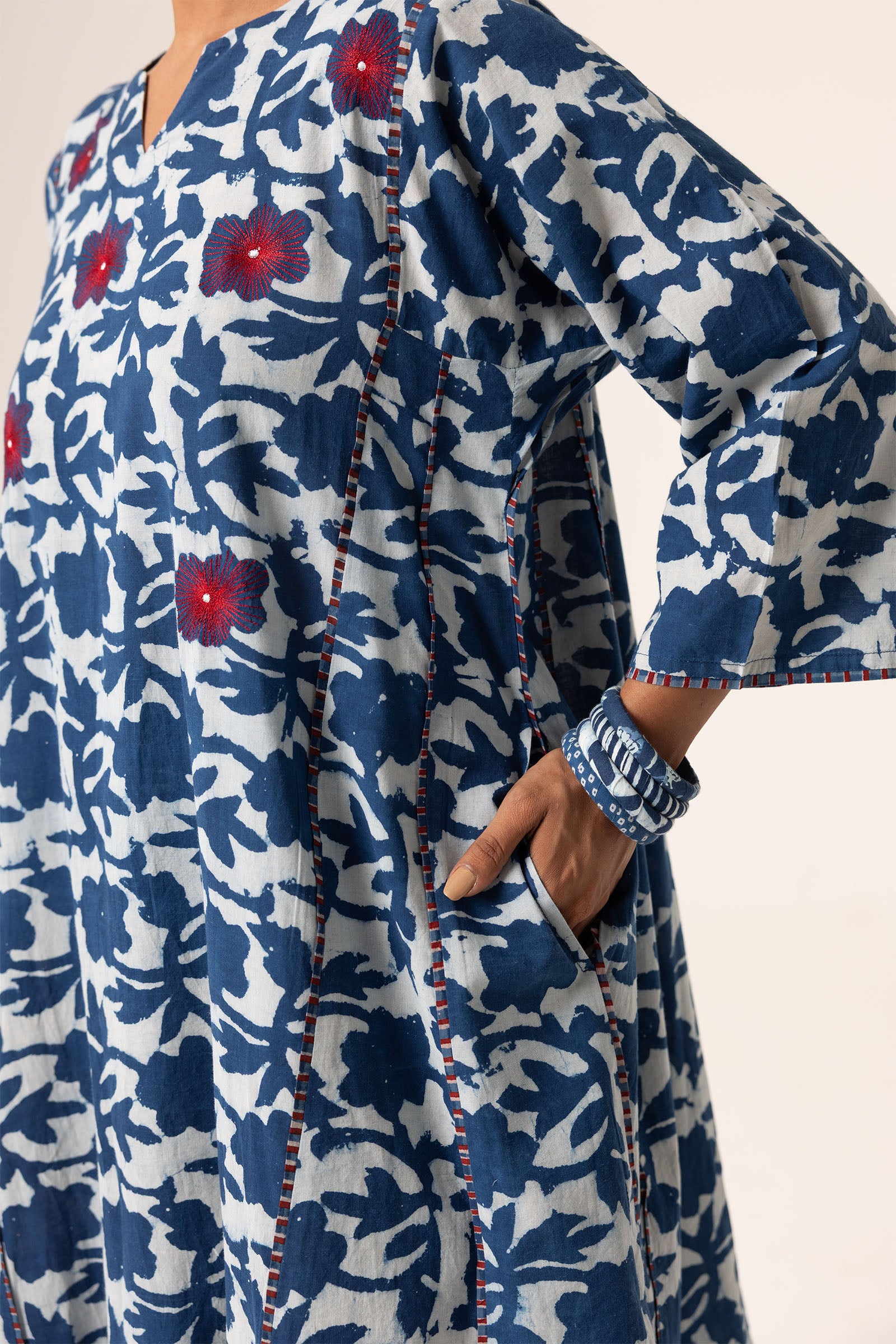 Phool Kurta