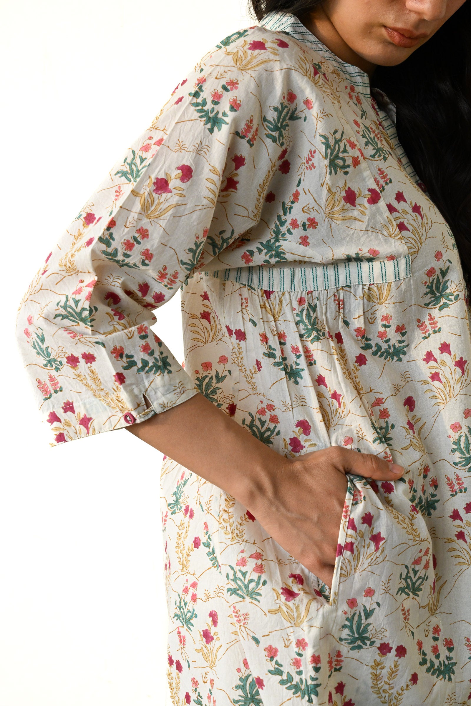 Avni Tunic - Dhãran